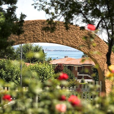 West Garda Hotel Padenghe sul Garda Bagian luar foto