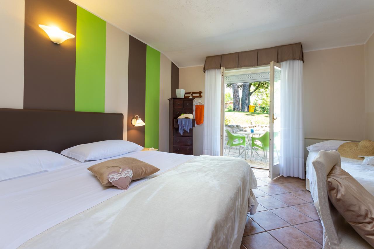West Garda Hotel Padenghe sul Garda Bagian luar foto