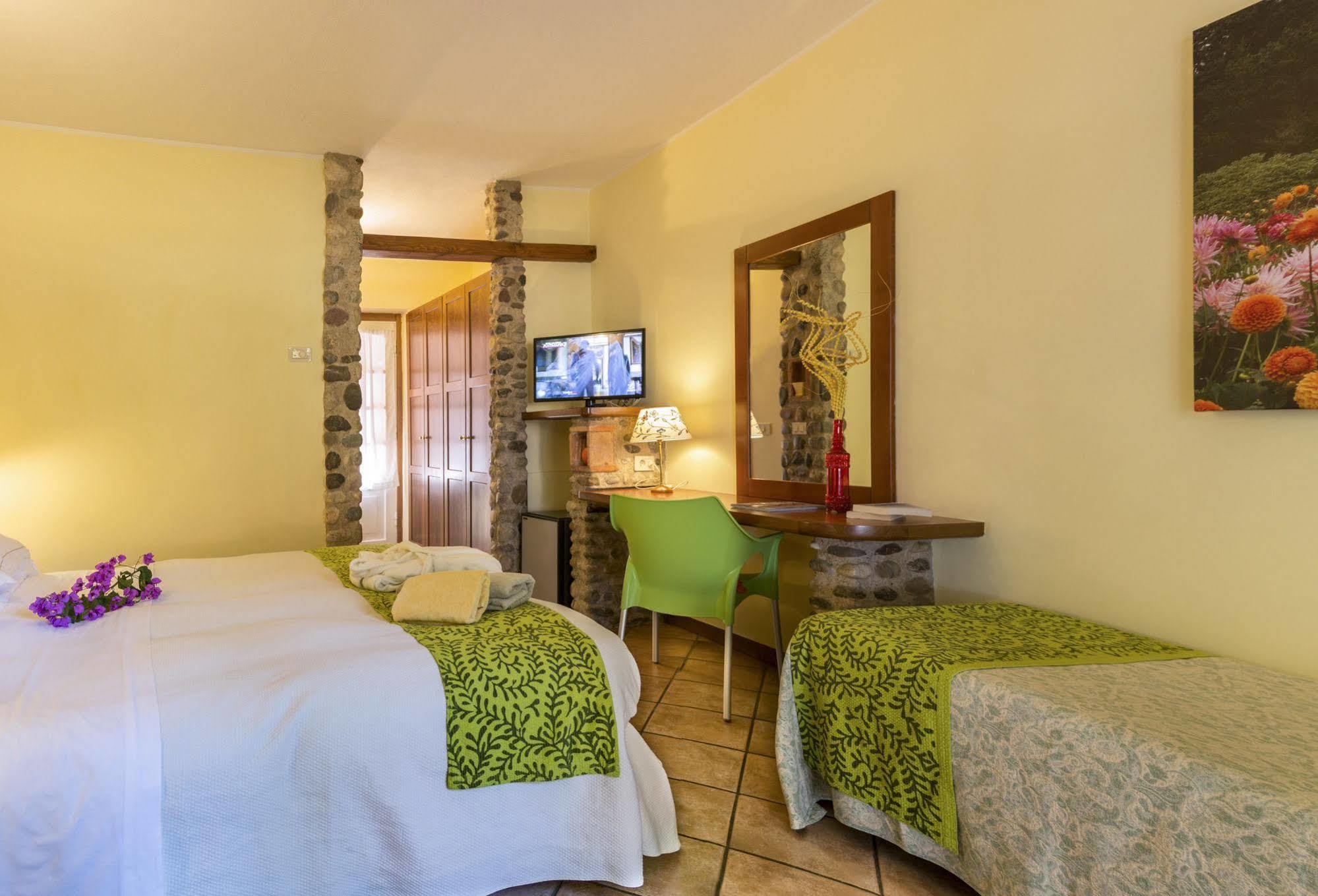 West Garda Hotel Padenghe sul Garda Bagian luar foto