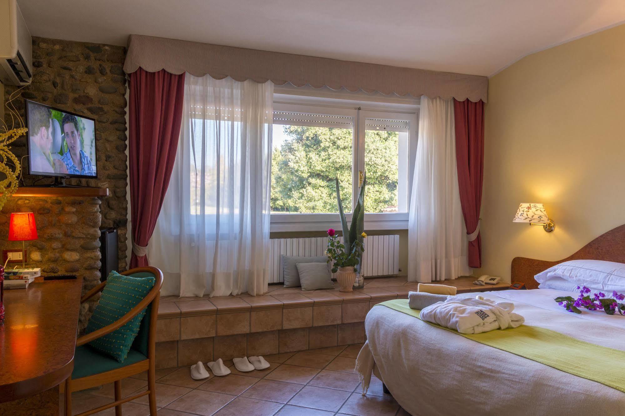 West Garda Hotel Padenghe sul Garda Bagian luar foto