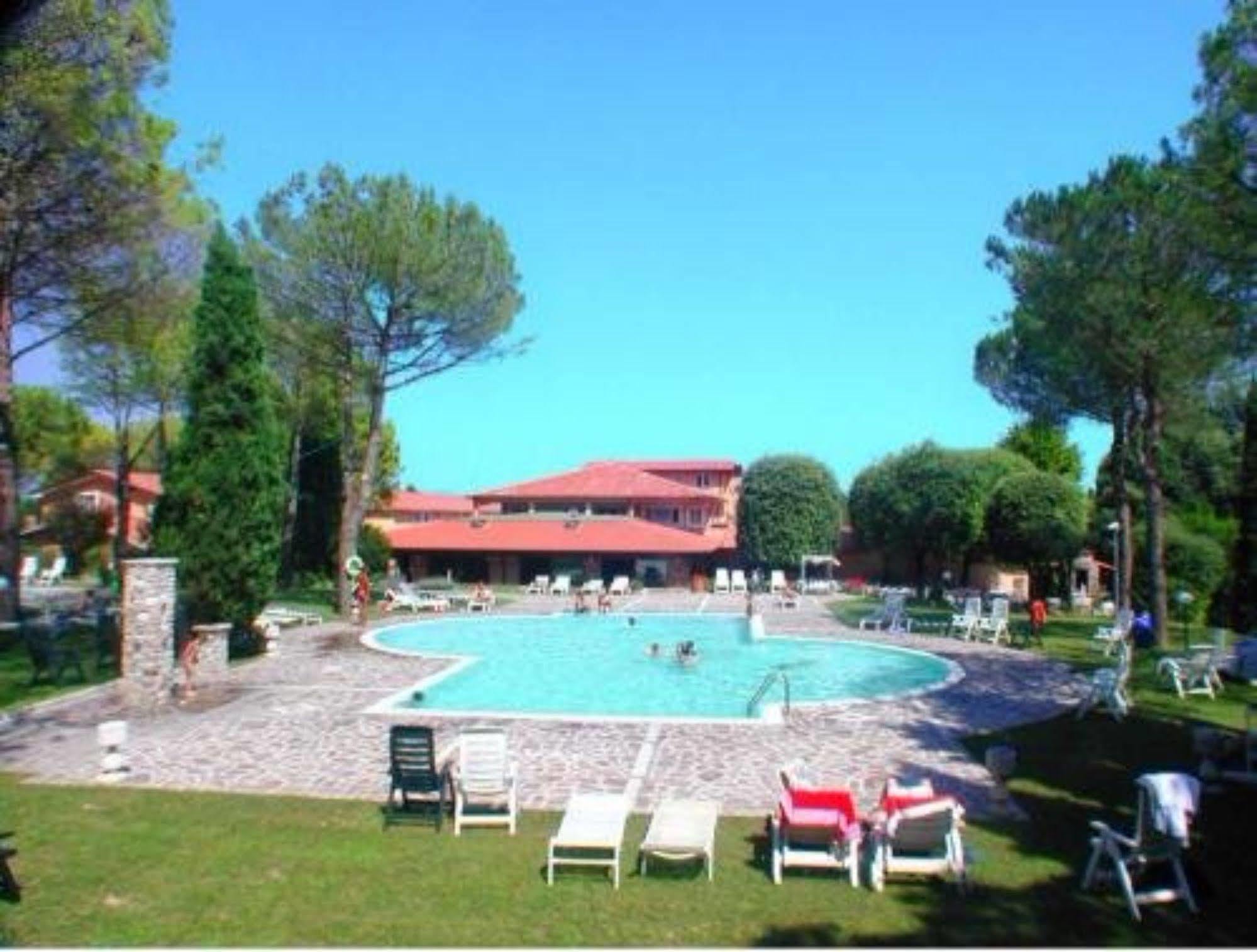 West Garda Hotel Padenghe sul Garda Bagian luar foto